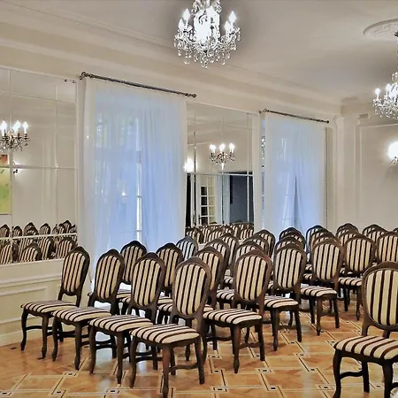 Pałac * Kobylin