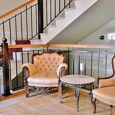 Pałac Ośrodek wypoczynkowy *